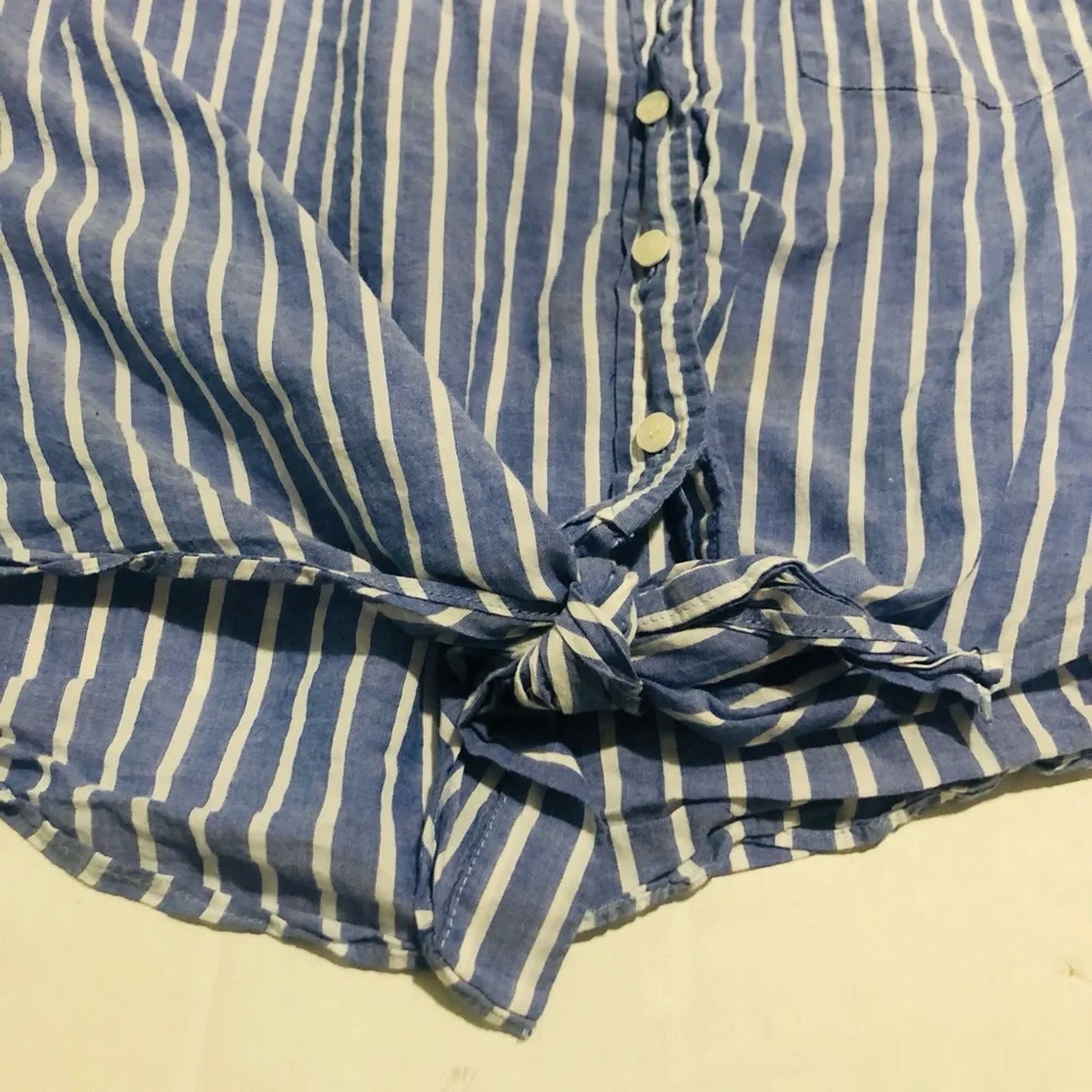 J.Crew Buttom Down Striped Shirt Size M 
Excellent Condition - Picture 3 of 3